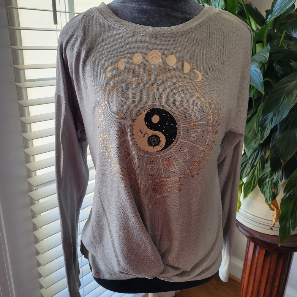 Graphic Gray Women's Sweatshirt